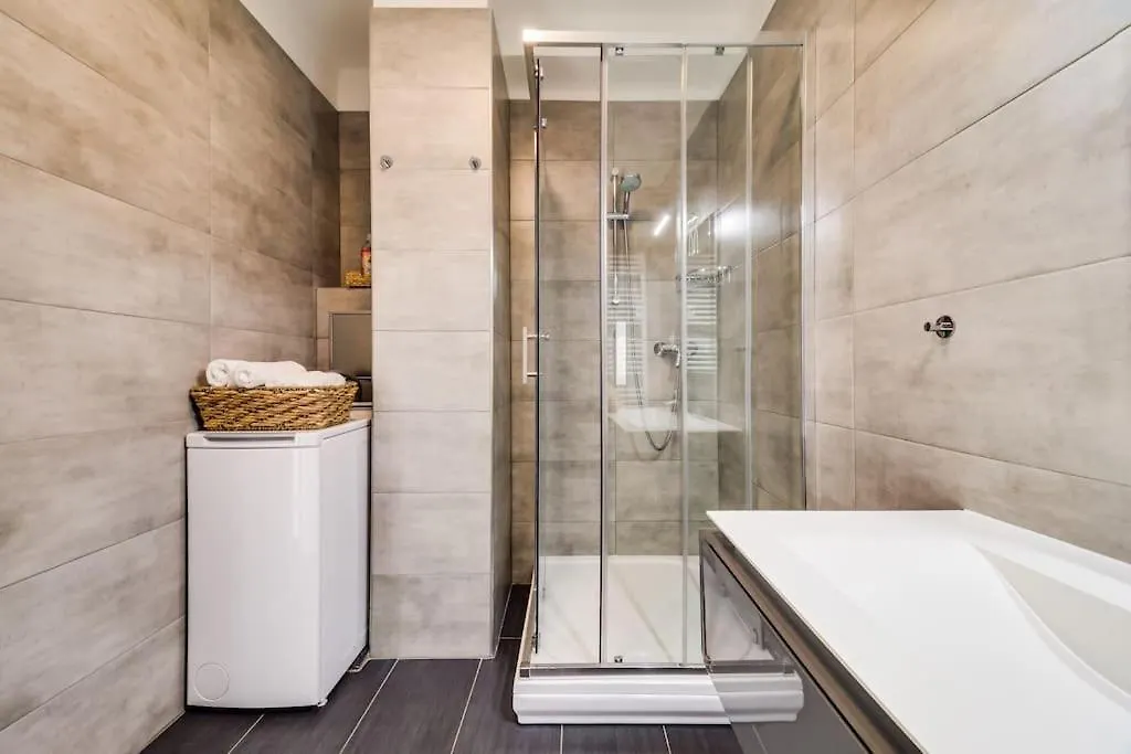 Top Floor Studio With Terrace Prague